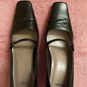 Retro chocolate brown Impo heels!